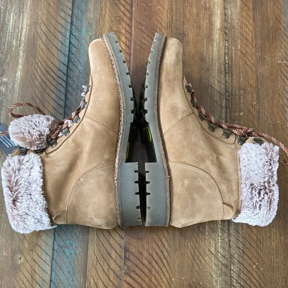 Women’s Avellini Winter Boots Size 9 Faux Fur New NWT Lace Front - Picture 8 of 9